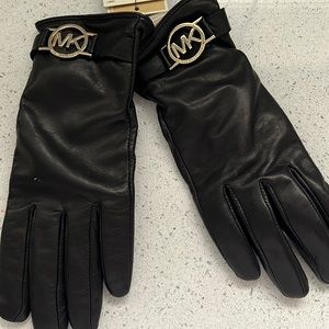 MICHAEL MICHAEL KORS
Women's Leather Logo Ornament Gloves